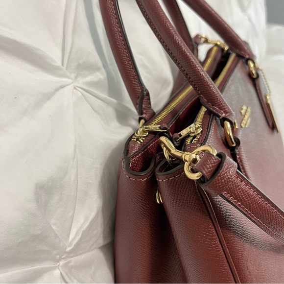 Excellent Condition Coach Surrey Carryall Purse/Handbag - Picture 4 of 16